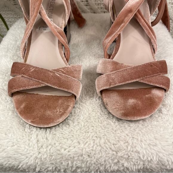 KENNETH COLE REACTION Pink Velvet Strappy Metallic Silver Block Heel Sandal sz 7 - Picture 3 of 12